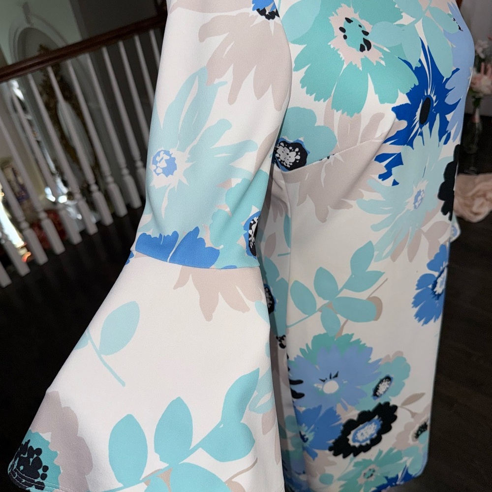 Beautiful Calvin Klein Floral Midi Dress w/ Long Bell Sleeves! - Picture 4 of 8